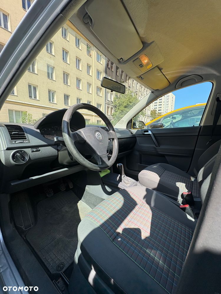 Volkswagen Polo 1.4 16V Trendline - 8