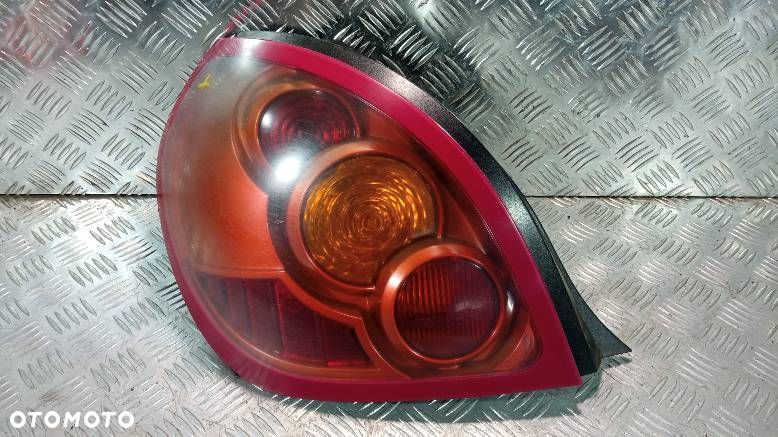 LAMPA LEWA TYLNA NISSAN ALMERA N16 - 1
