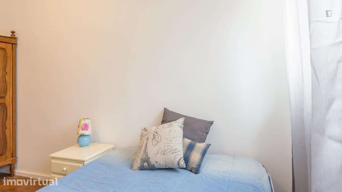 Quarto - localizado em Paranhos Porto - Grande imagem: 4/15