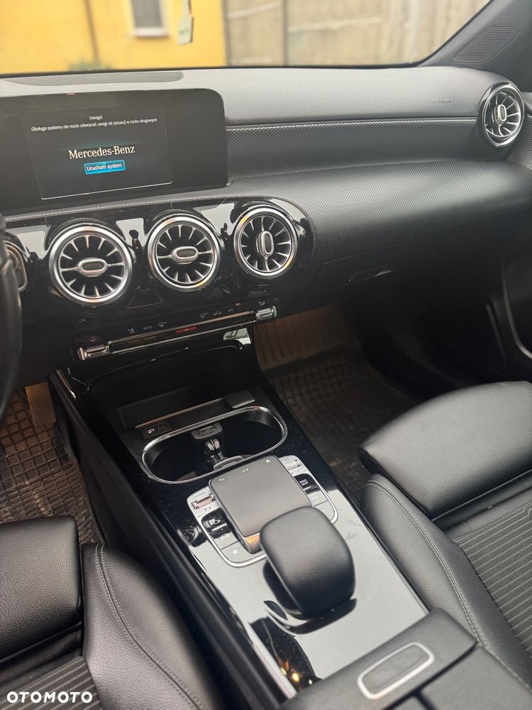 Mercedes-Benz Klasa A 180 d AMG Line 7G-DCT - 4