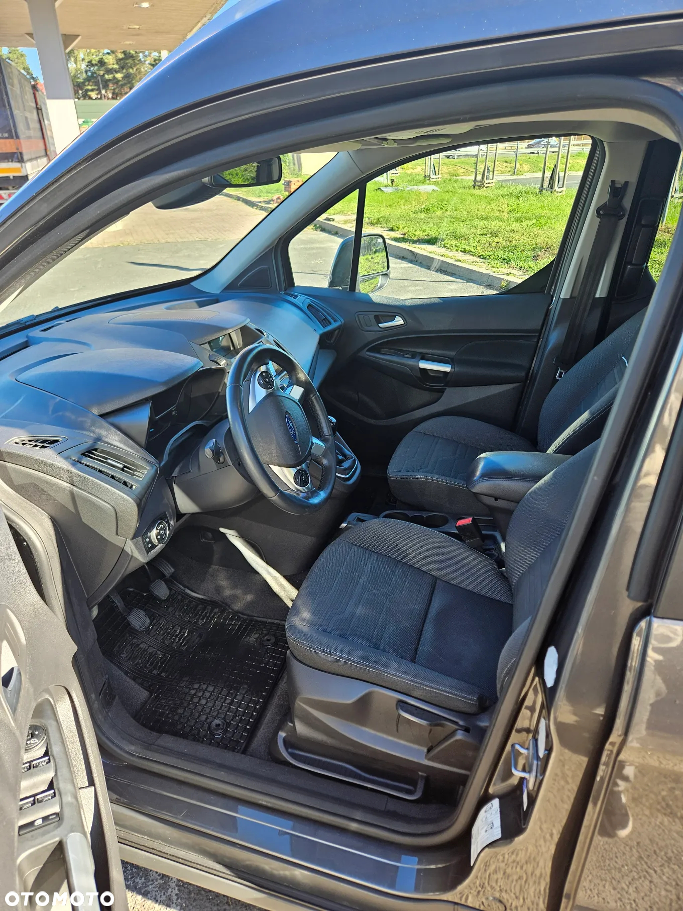 Ford Tourneo Connect 1.5 TDCi Titanium - 8