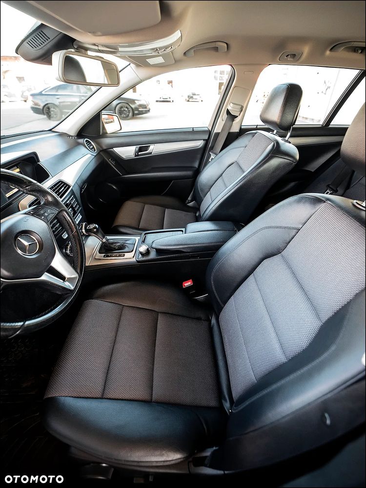 Mercedes-Benz Klasa C 180 BlueEFFICIENCY 7G-TRONIC Avantgarde - 33