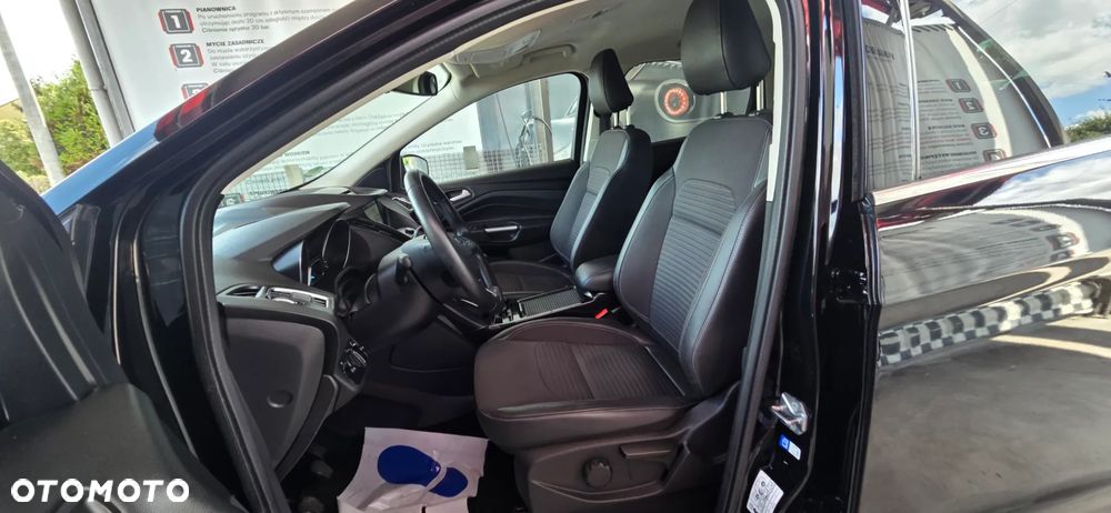 Ford Kuga 1.5 EcoBoost 2x4 Titanium - 31