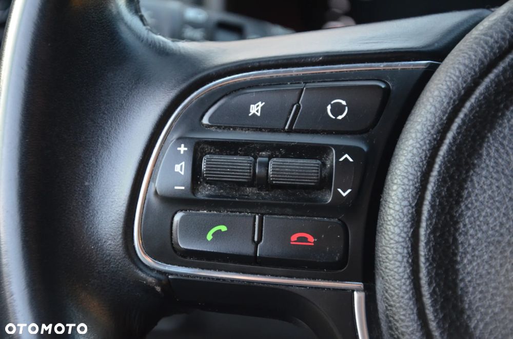 Kia Sportage 1.6 GDI 2WD ISG Dream-Team Edition - 33