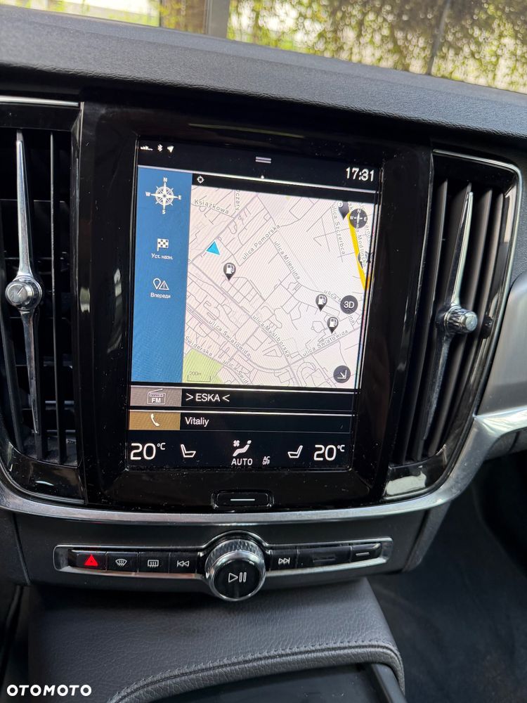 Volvo V90 D4 Momentum Pro - 21