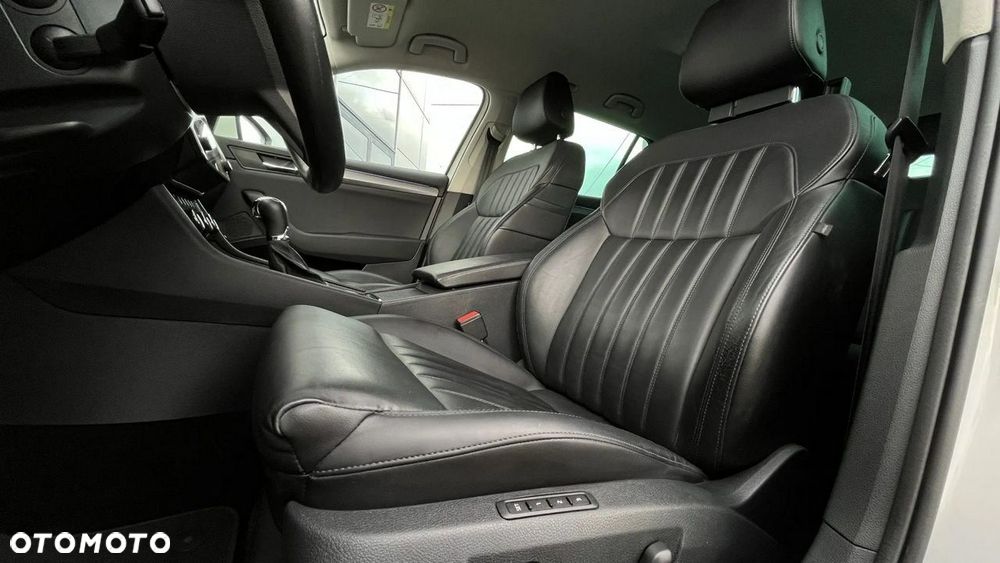 Skoda Superb 2.0 TDI DSG Premium Edition - 10