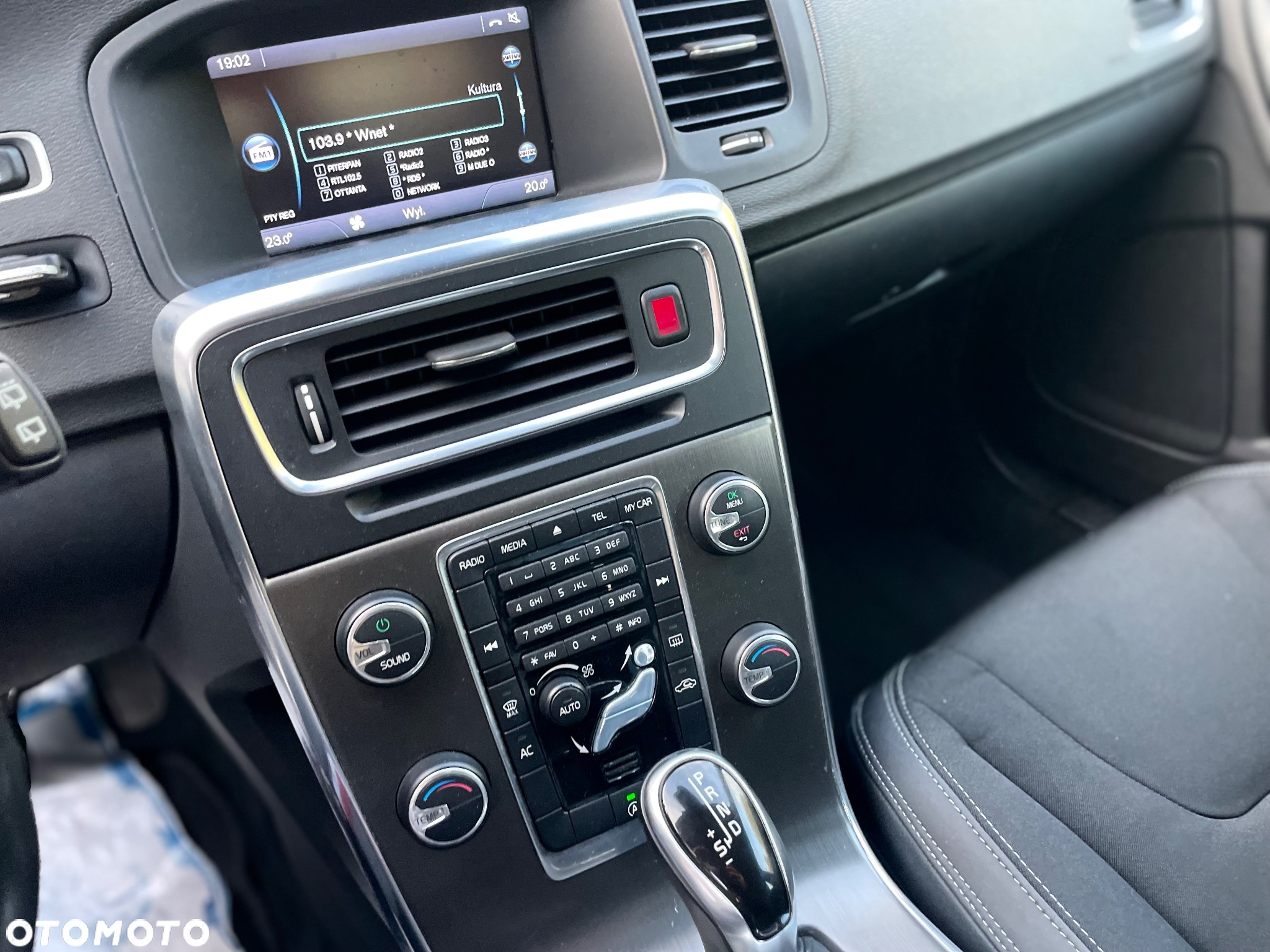 Volvo V60 D3 Geartronic Momentum - 27
