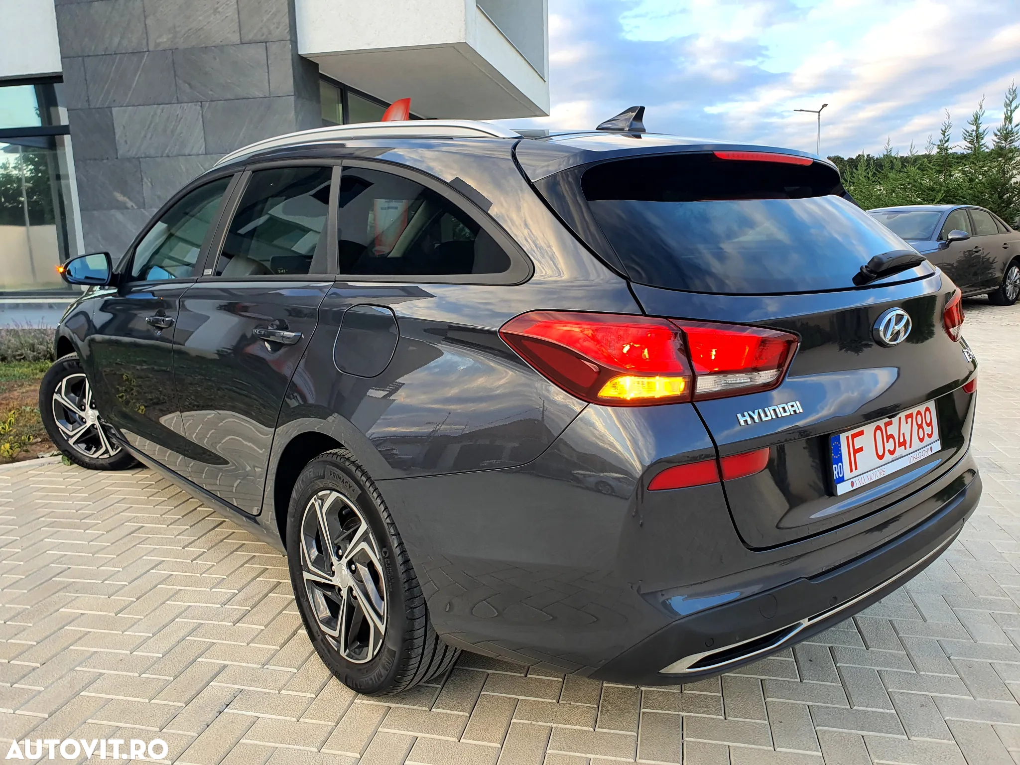 Hyundai i30 Kombi 1.6 CRDI DCT Intro - 8