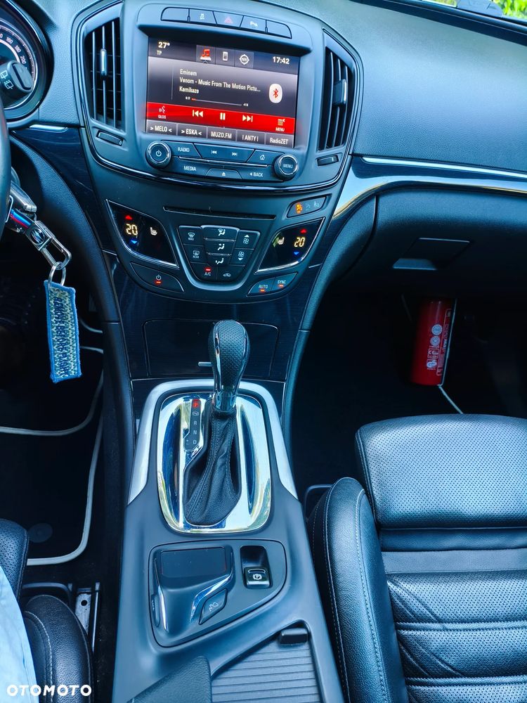 Opel Insignia - 25