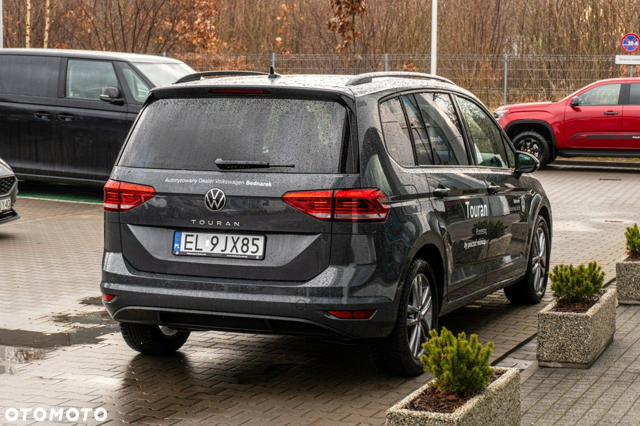 Volkswagen Touran - 9
