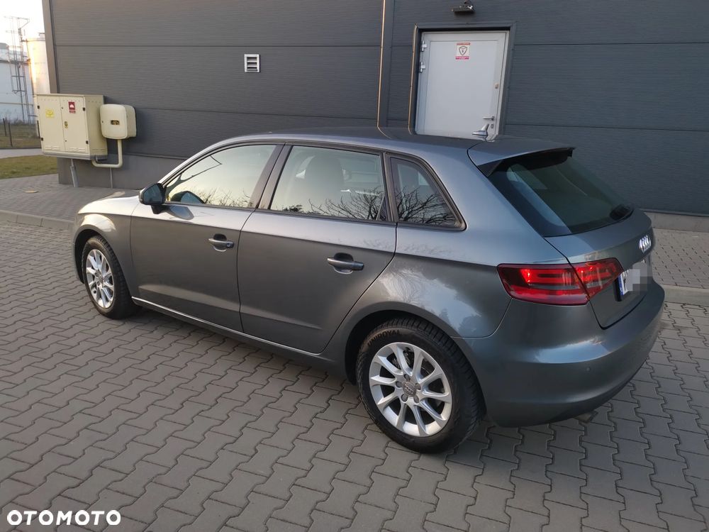 Audi A3 Sportback 1.6 TDI Ambition - 4