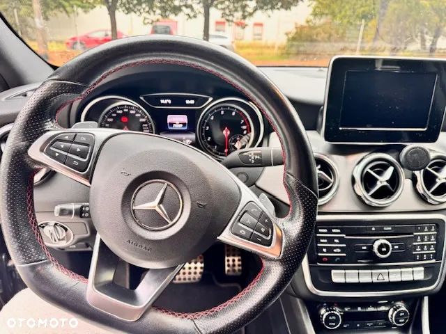 Mercedes-Benz GLA 180 7G-DCT AMG Line - 8
