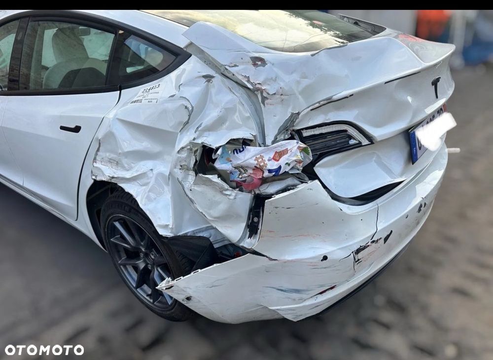 Tesla Model 3 Standard Reichweite Plus Hinterradantrieb - 6