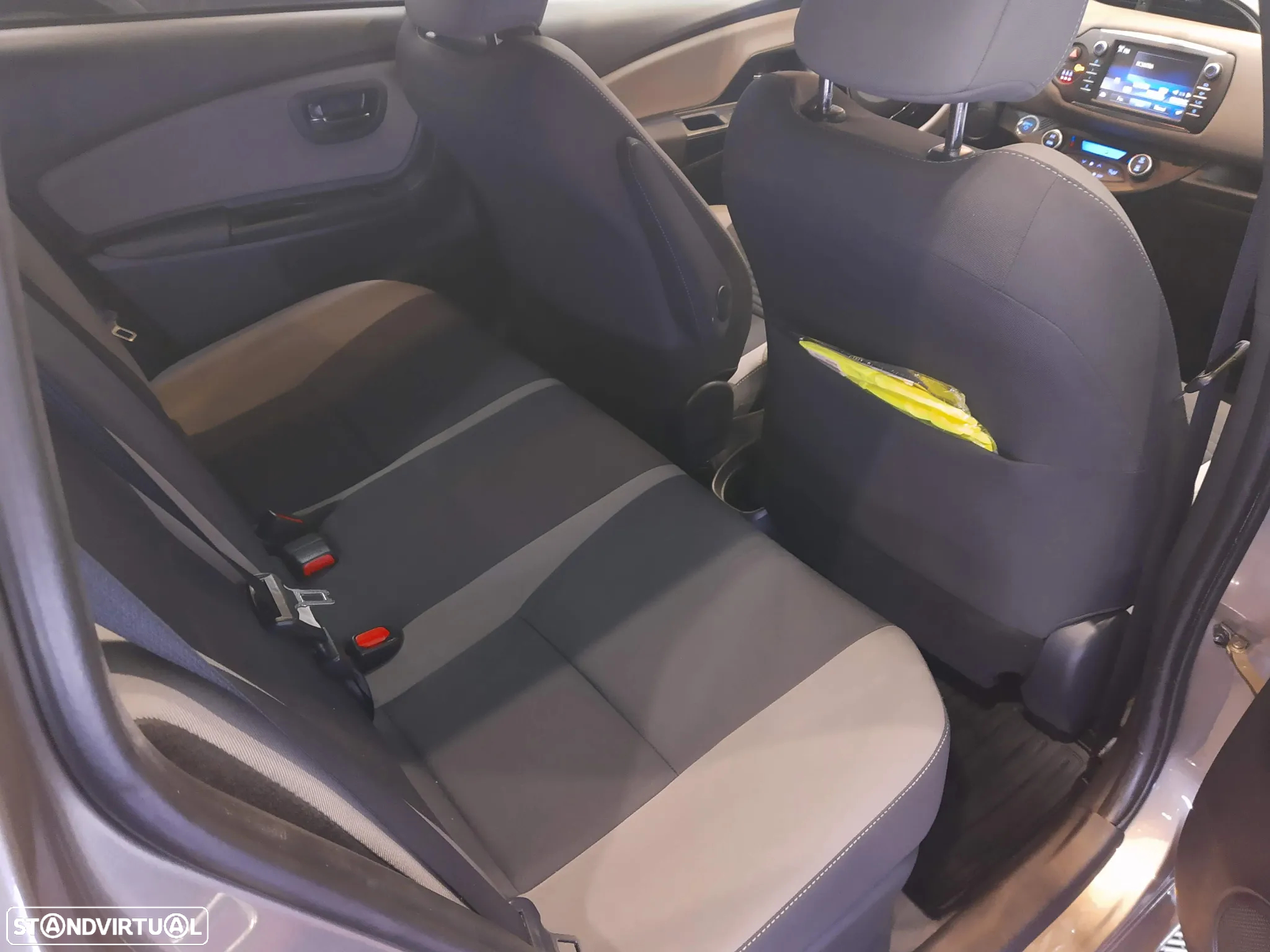 Toyota Yaris 1.5 HSD Square Collec.Bronze - 5