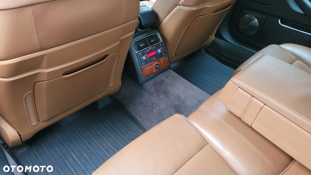 Audi A8 4.2 FSI L Quattro - 19