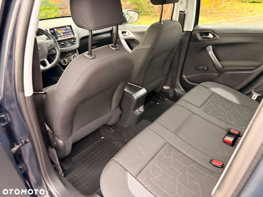 Peugeot 2008 1.2 Pure Tech Style - 38