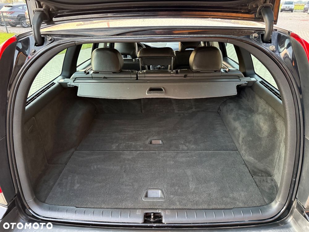 Volvo V70 2.4 D Momentum - 28