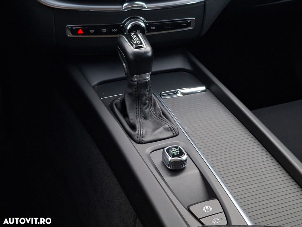 Volvo XC 60 T5 AWD Momentum - 29