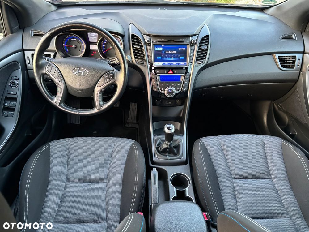 Hyundai i30 blue 1.6 CRDi Passion - 7