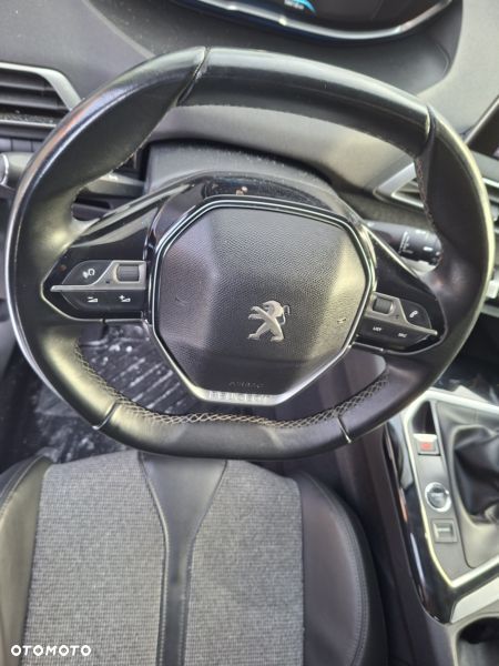 Peugeot 5008 BlueHDi 130 Allure Pack - 30