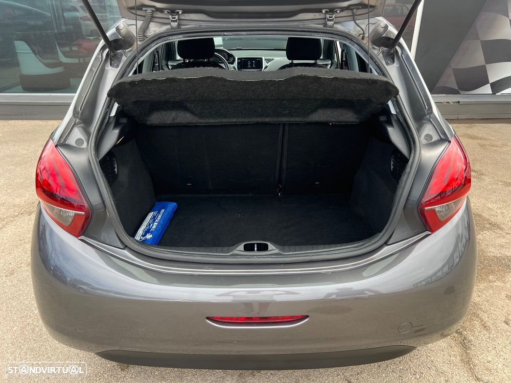 Peugeot 208 1.6 BlueHDi Style - 21