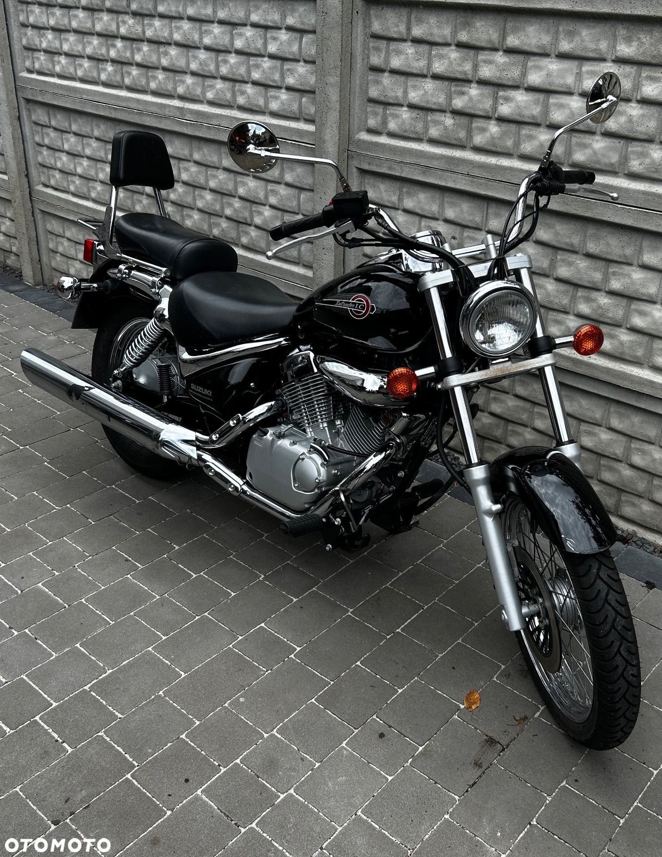 Suzuki Intruder - 1