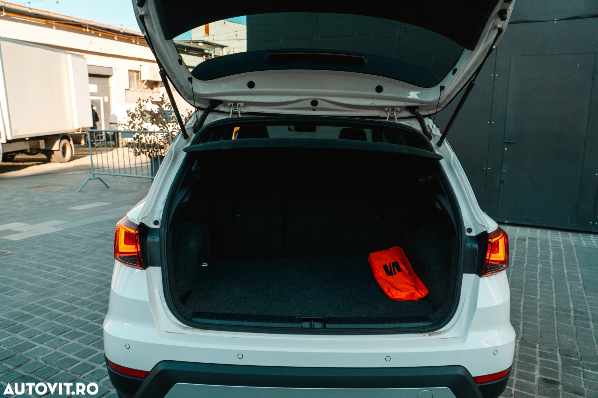 Seat Arona 1.0 TGI FR - 10