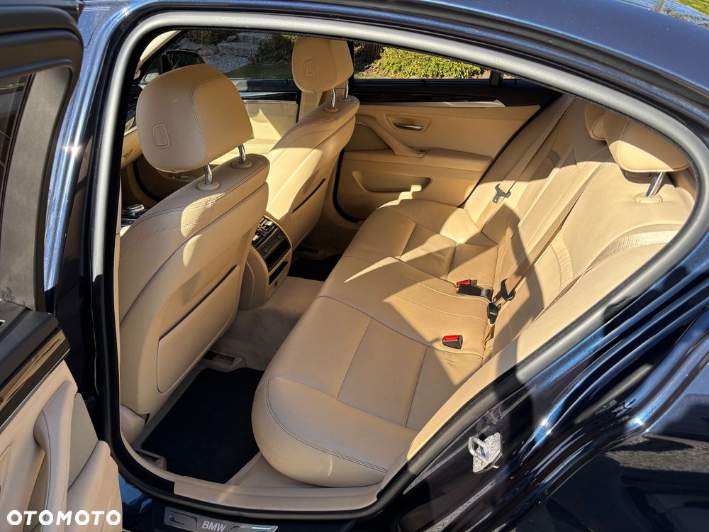 BMW Seria 5 535i xDrive Sport-Aut Luxury Line - 13