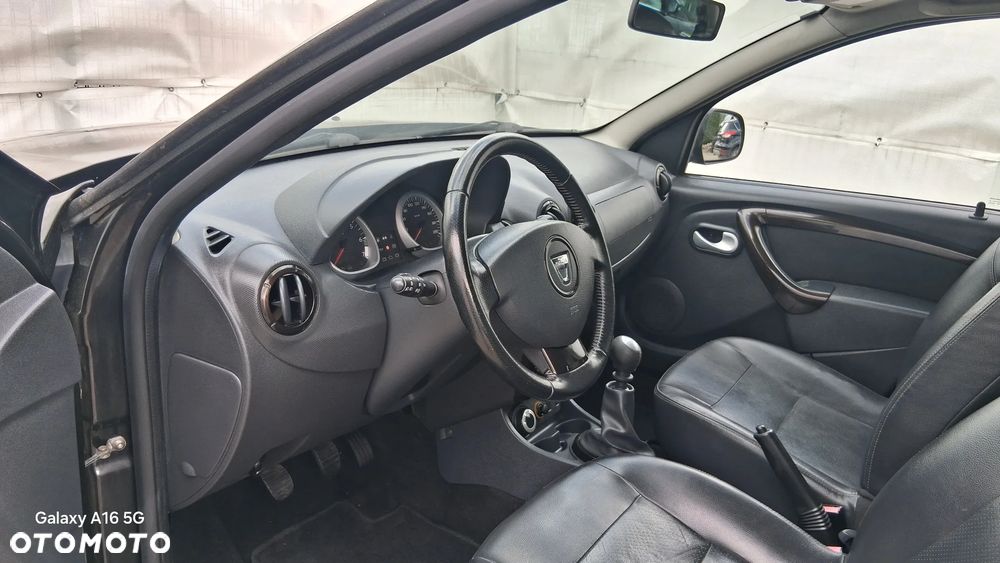 Dacia Duster 1.6 16V 4x4 Prestige - 8
