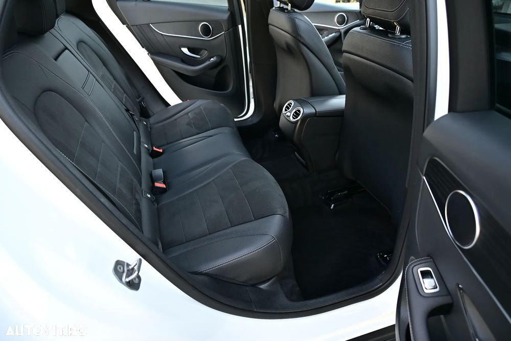 Mercedes-Benz GLC 250 d 4MATIC 9G-TRONIC AMG Line - 36