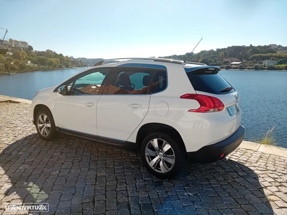 Peugeot 2008 1.2 PureTech Allure - 6