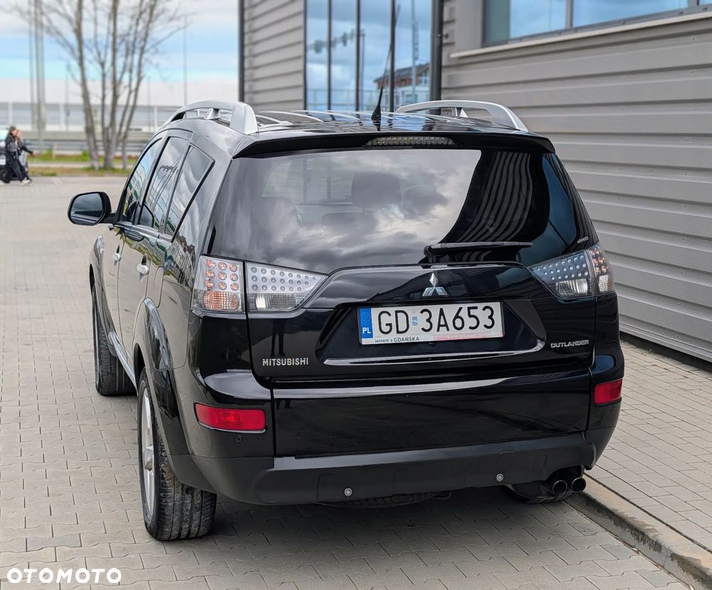 Mitsubishi Outlander 2.0 DI-D 4WD Instyle - 12
