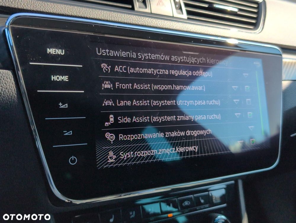 Skoda Superb 2.0 TDI SCR Sportline DSG - 32