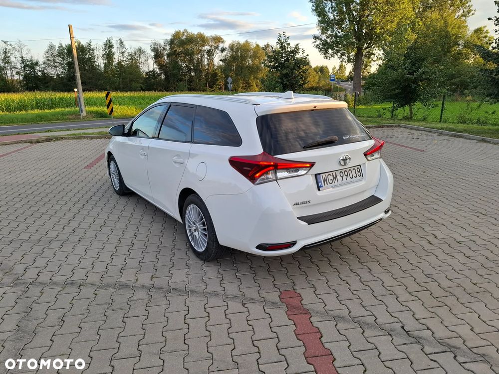Toyota Auris 1.6 Comfort - 1