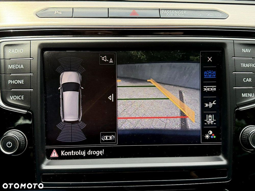 Volkswagen Passat - 19