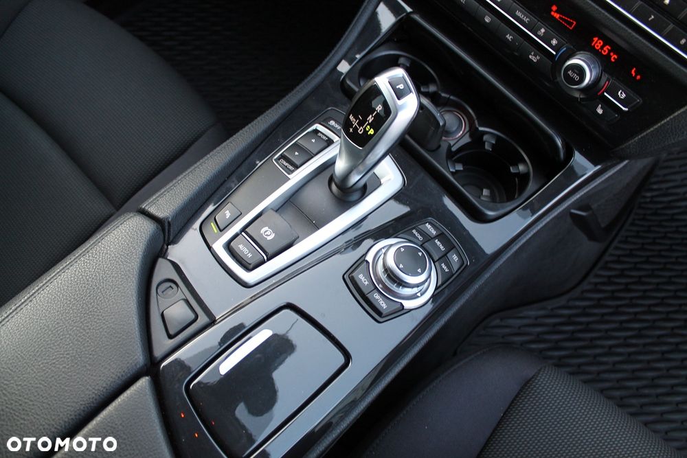 BMW Seria 5 520d - 27