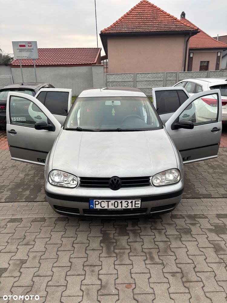 Volkswagen Golf - 3