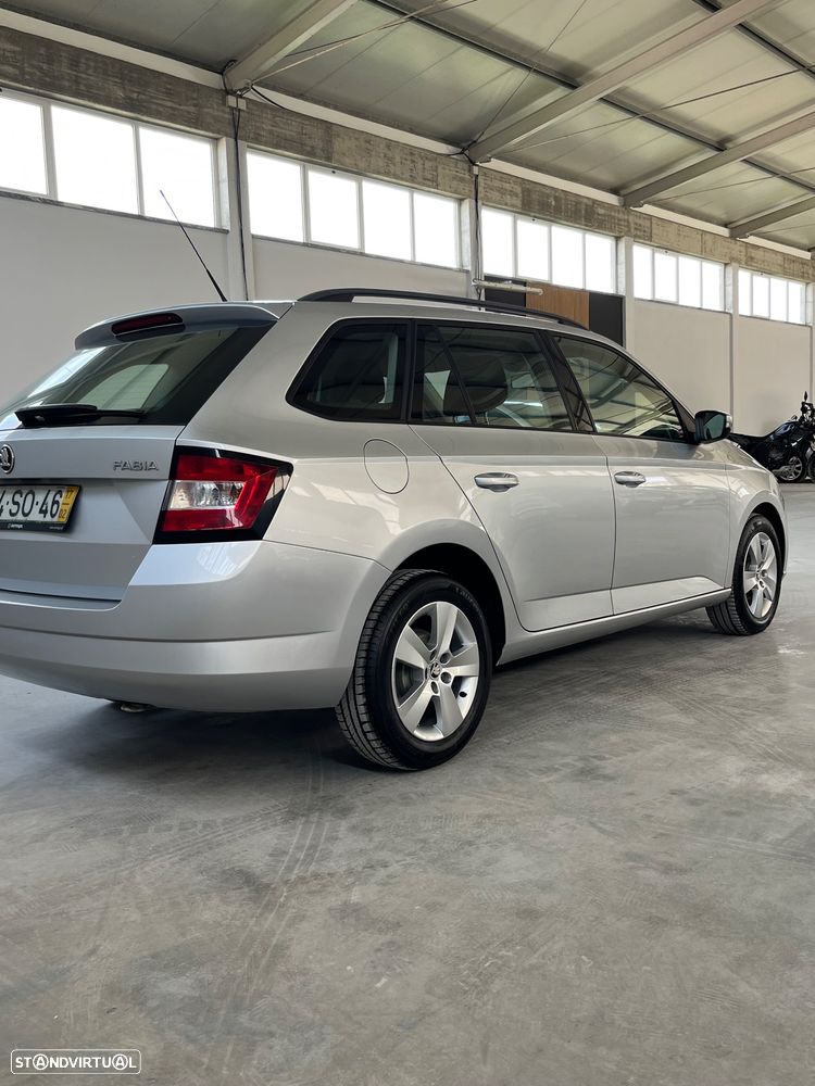 Skoda Fabia Break 1.0 Style - 4