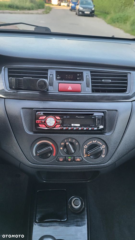 Mitsubishi Lancer 1.6 Sport - 11