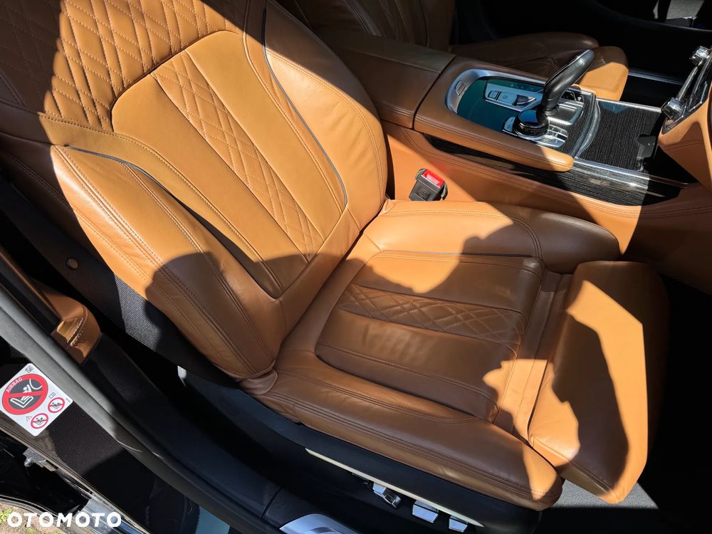 BMW Seria 7 750i xDrive - 9