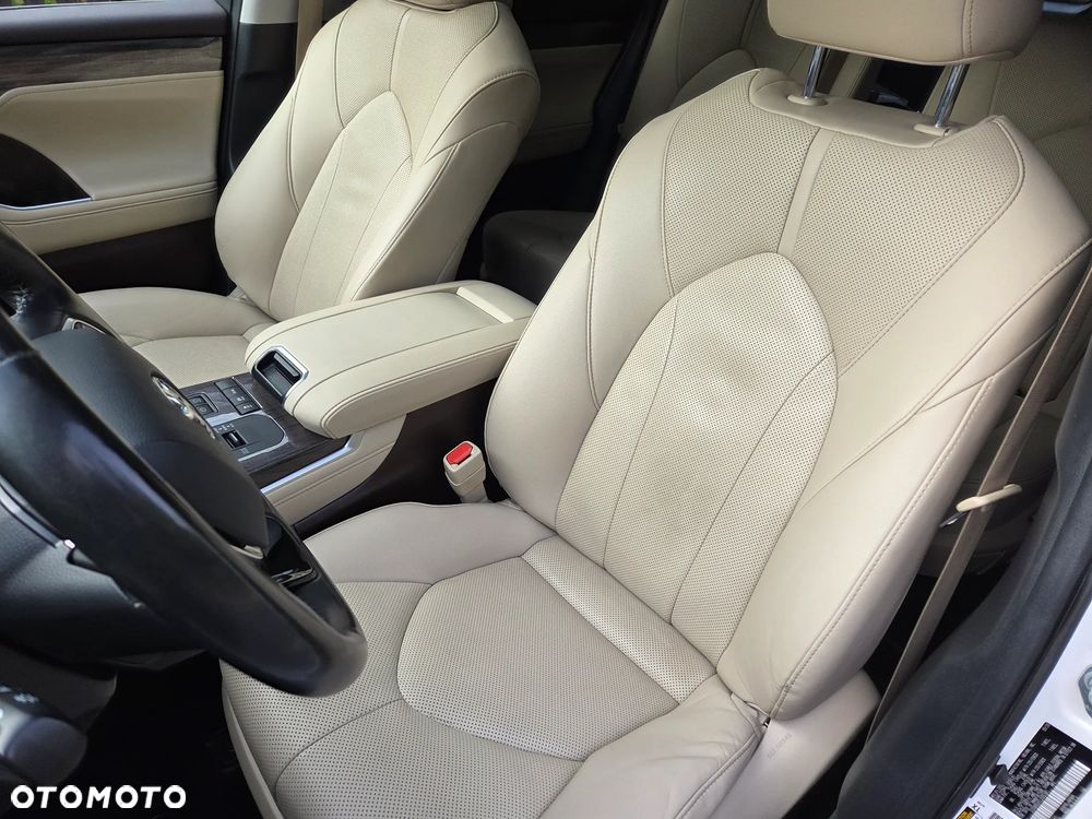 Toyota Highlander 2.5 Hybrid Executive - 17