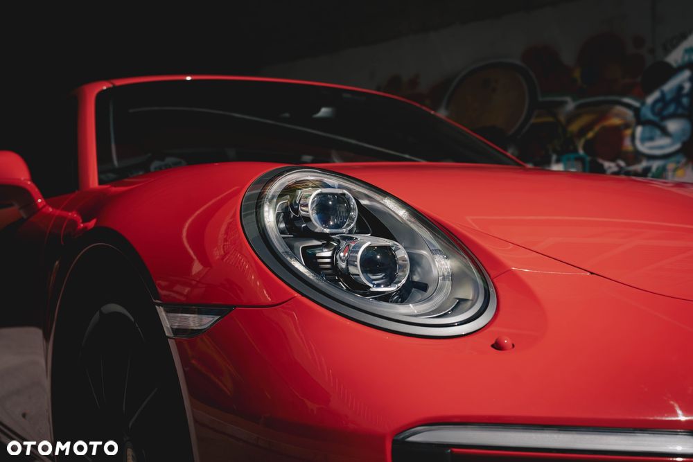 Porsche 911 Carrera 4S PDK - 18