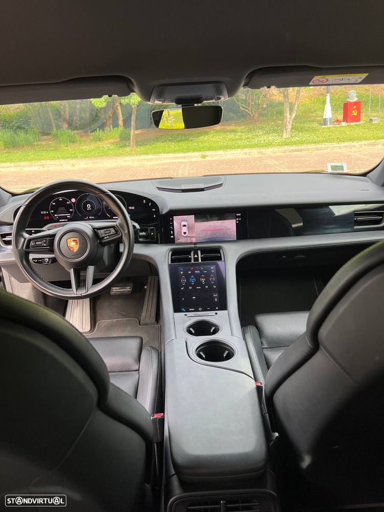Porsche Taycan 4S - 16