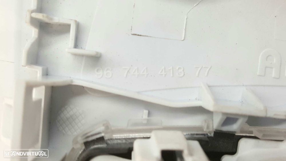 LUZ INTERIOR PEUGEOT 208 SIGNATURE - 4