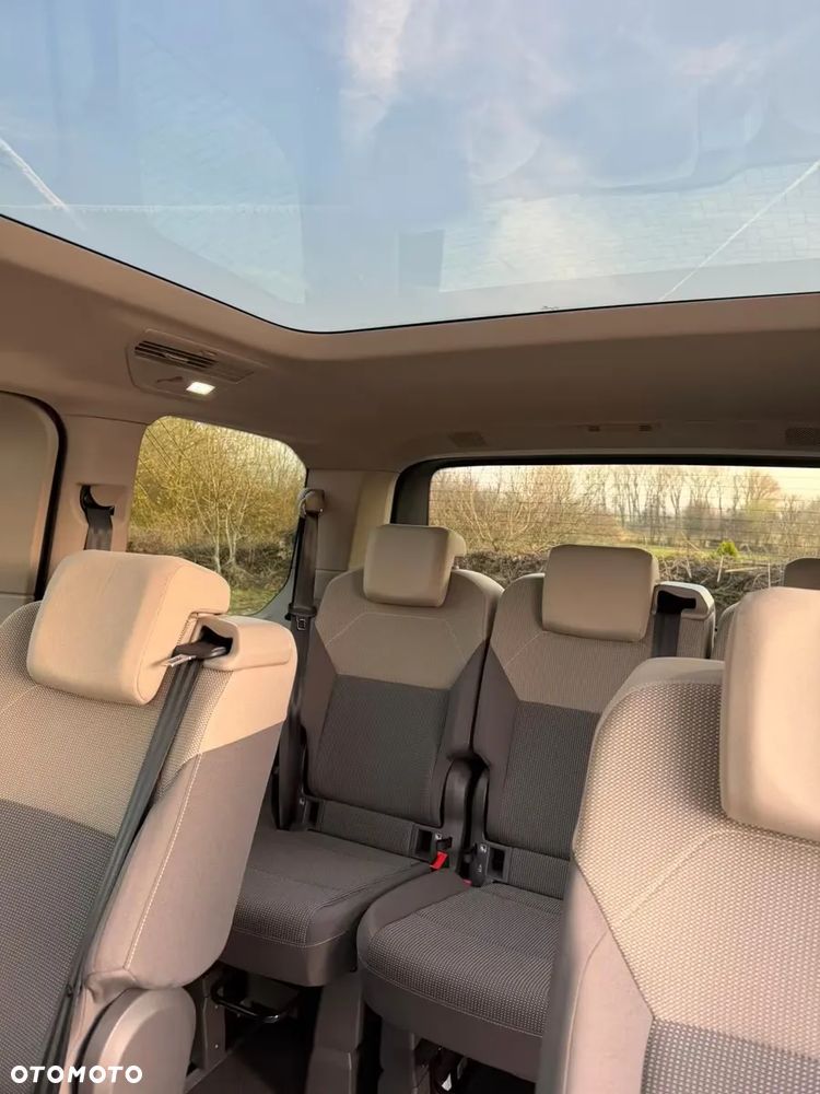 Volkswagen Multivan T7 - 12