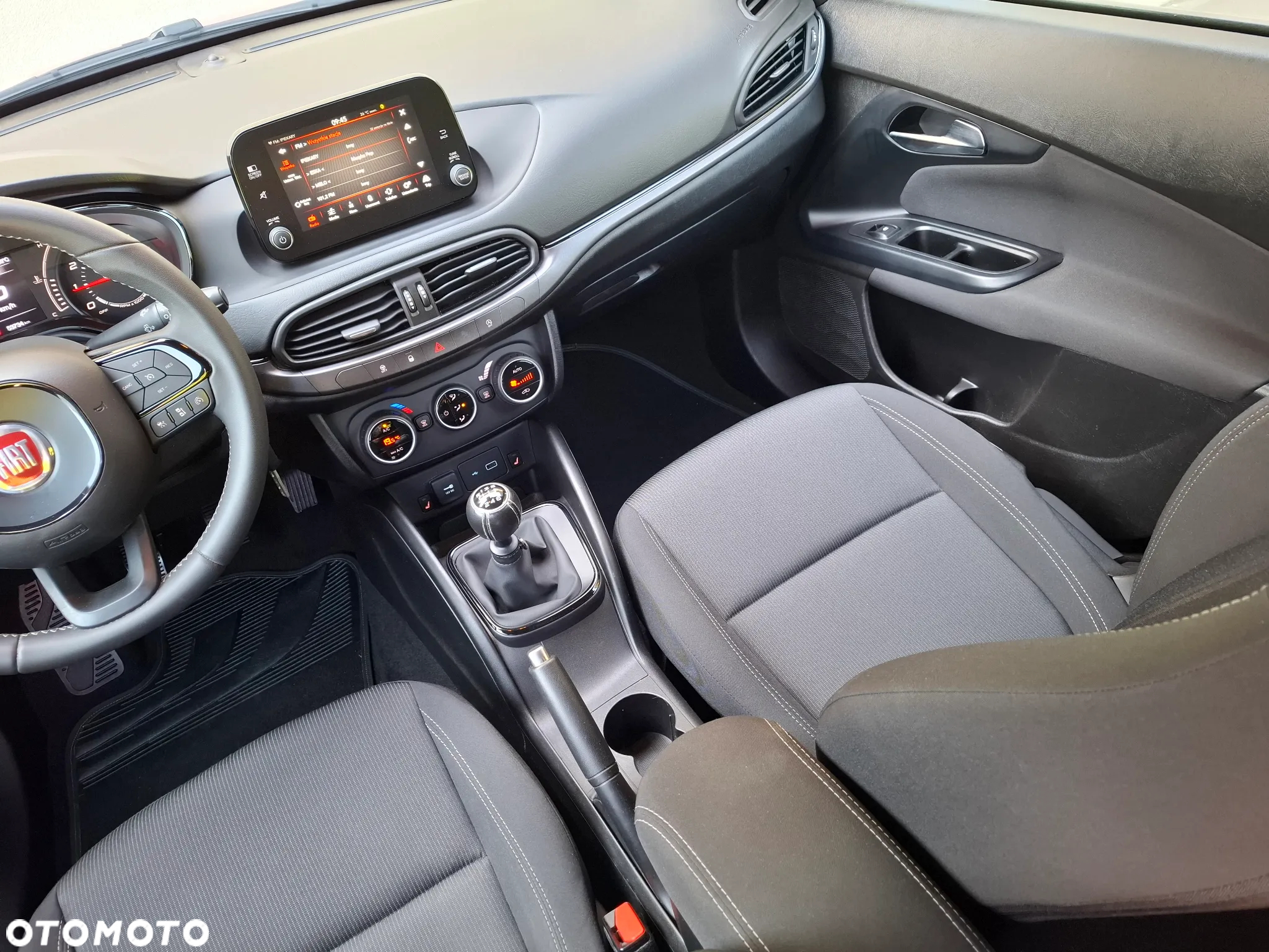 Fiat Tipo 1.4 T-Jet 16v Sport - 27