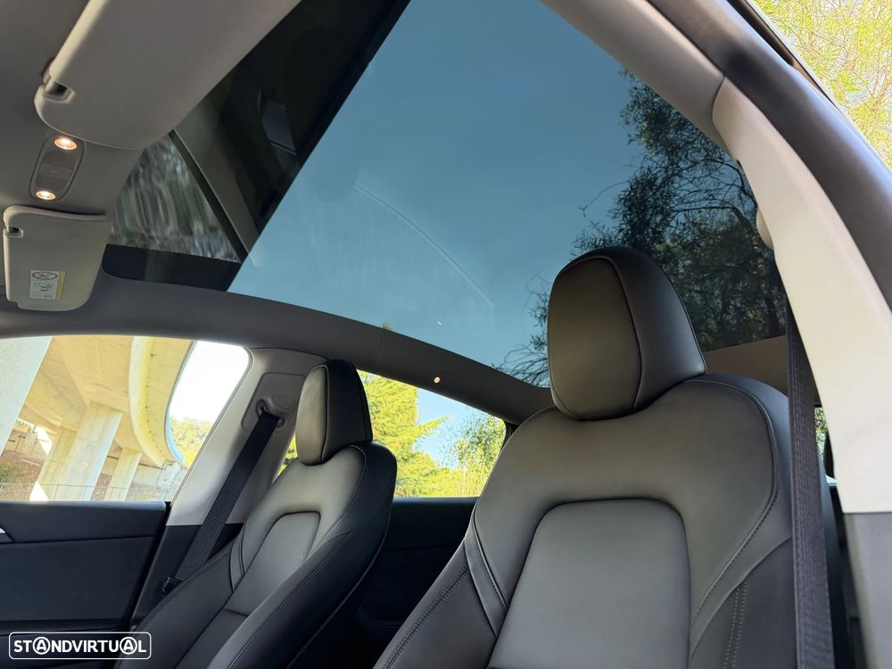 Tesla Model Y Long Range Dual Motor AWD - 15