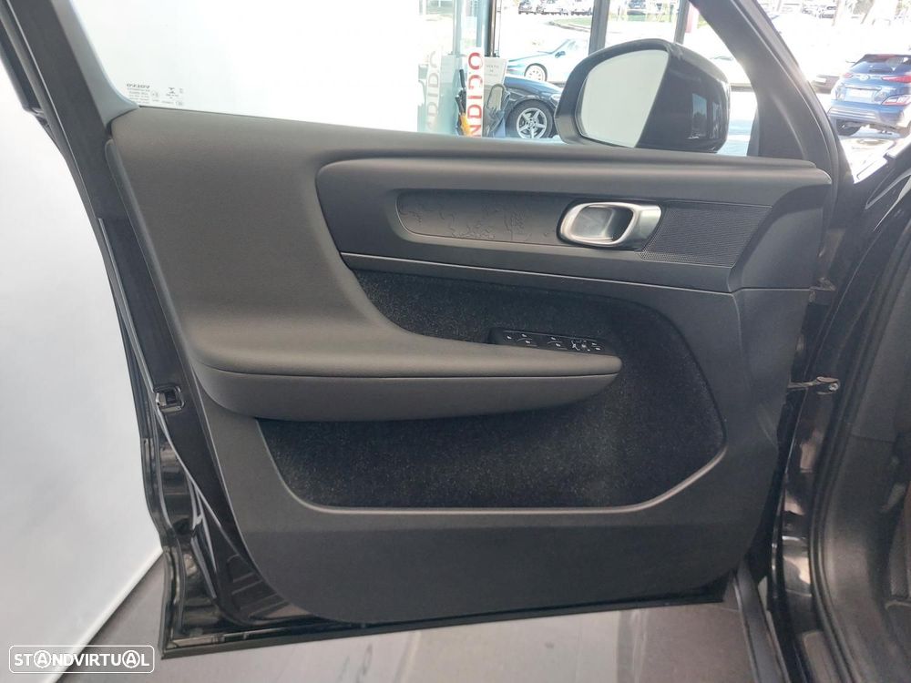 Volvo XC 40 1.5 T5 PHEV Momentum Plus - 26