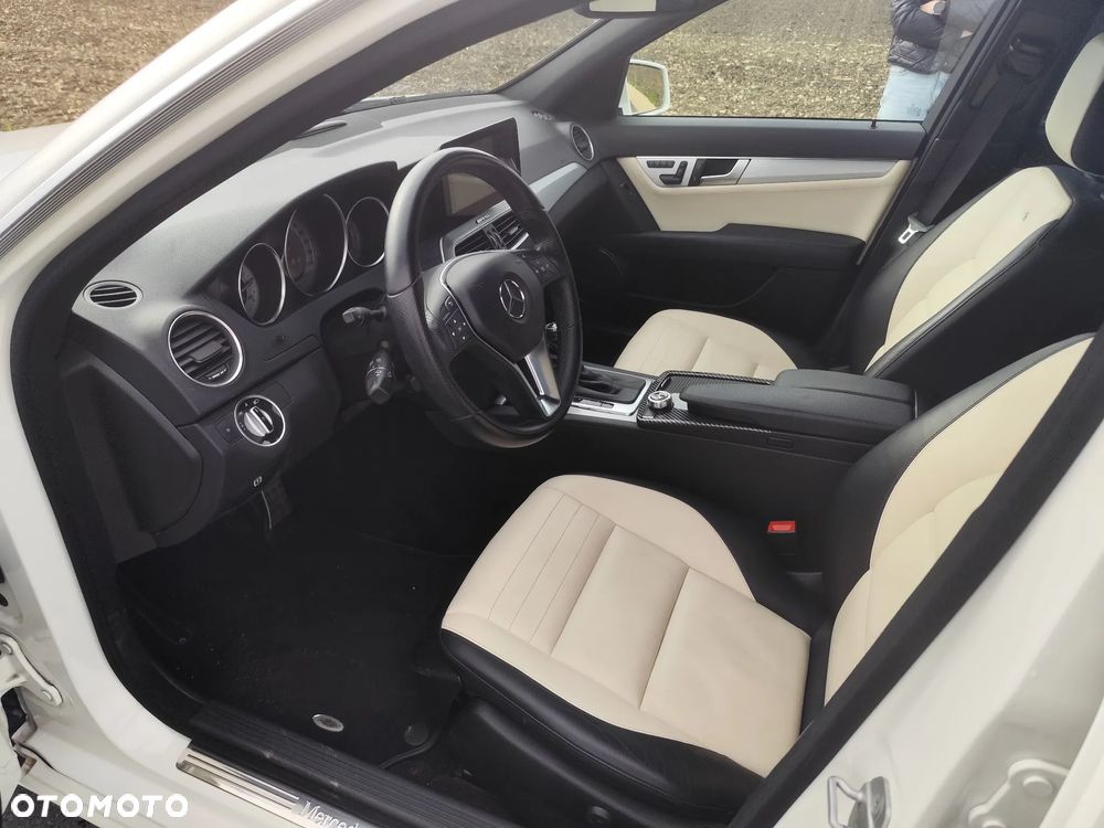 Mercedes-Benz Klasa C 350 BlueEff Avantgarde - 20