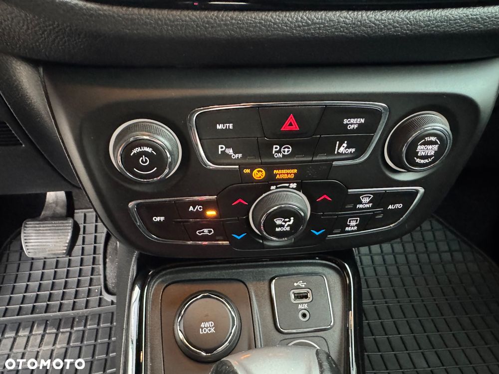 Jeep Compass 1.4 TMair Limited 4WD S&S - 38